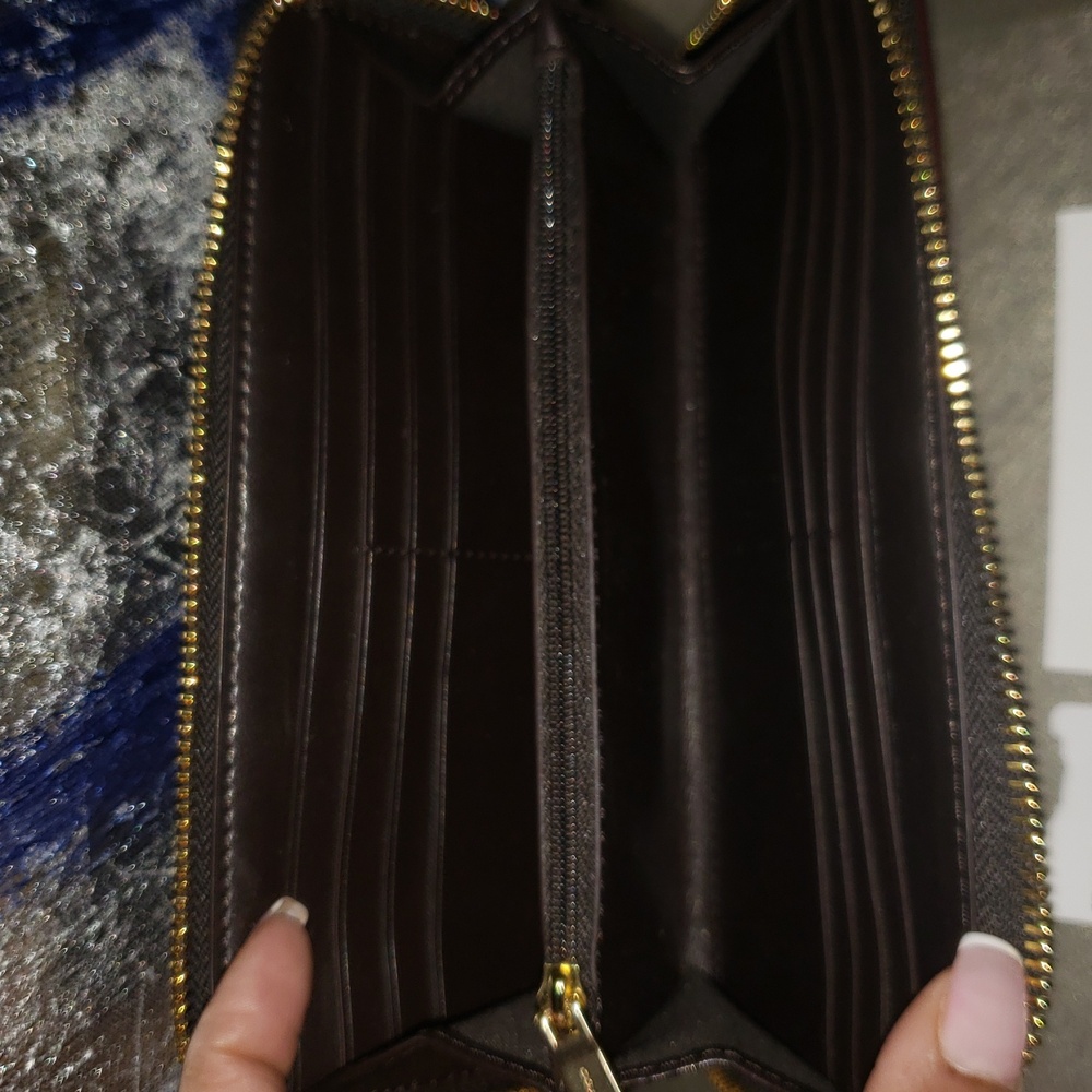 Coach Signature Longwallet NWT - Picture 7 of 8
